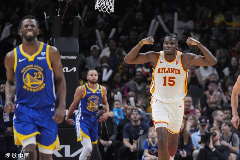 赛中拿出更 赛中拿出更